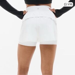 Athleta Crossover Run Short Women's White Athletic Shorts Skort Size Medium